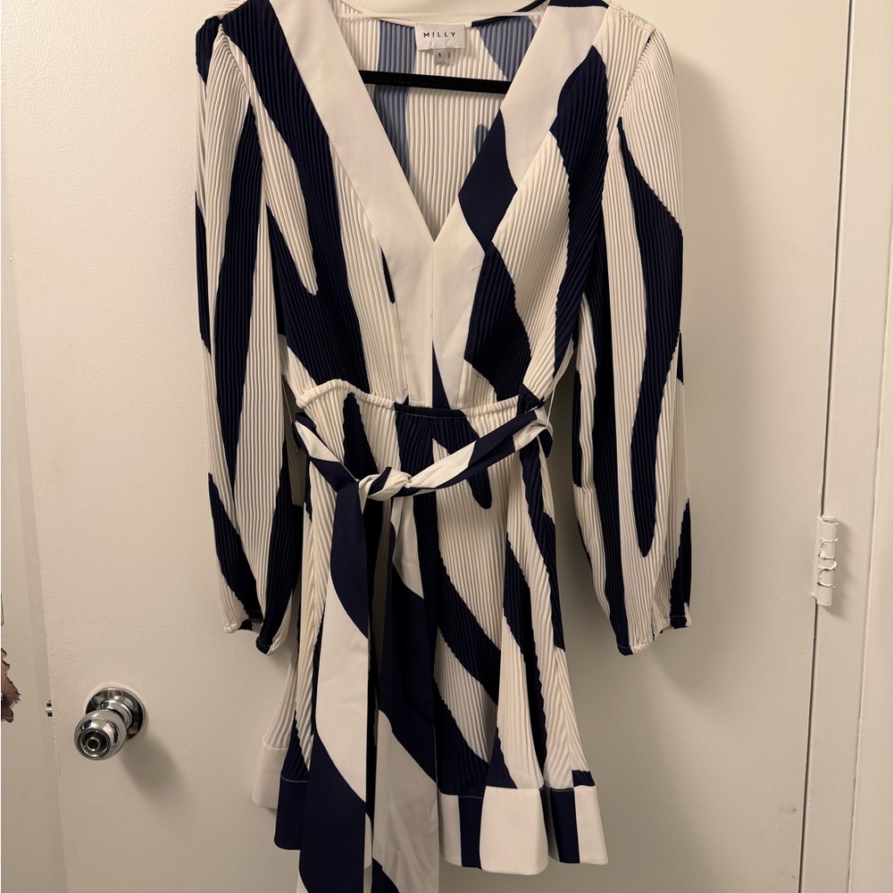 Milly Navy & White crinkle wrap dress